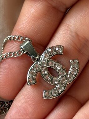 Crystal Embellished Interlocking CC CHANEL Pendant Necklace - Silver